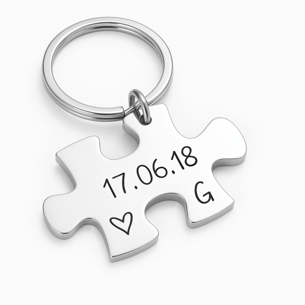 Gravierte Puzzle-Schlüsselanhänger – personalisiert mit Datum & Buchstabe (2er Set)