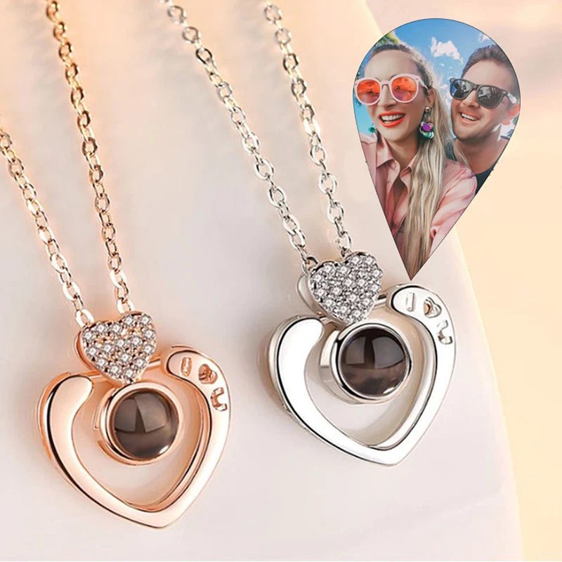 Jewelry with photo projection