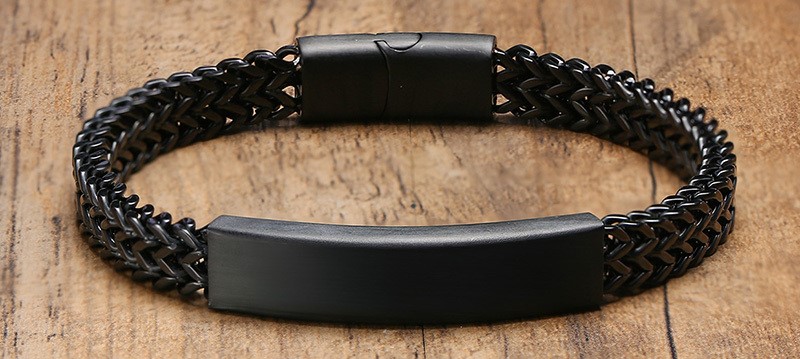 Herren Armband mit eigenem Namen